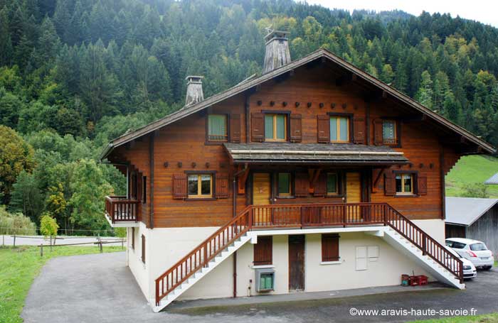 Chalet San Parfia hébergement été - hiver massif des Aravis