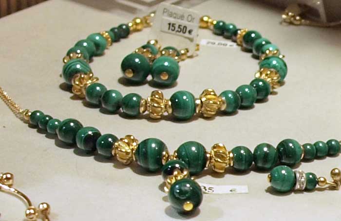 Collier boucles d'oreilles bracelet bijoux en Malachite bijouterie Grand Bornand