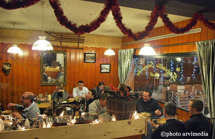 Restaurant typique de Haute Savoie cuisine familiale faite maison charcuterie de pays fondue tartiflette raclette...