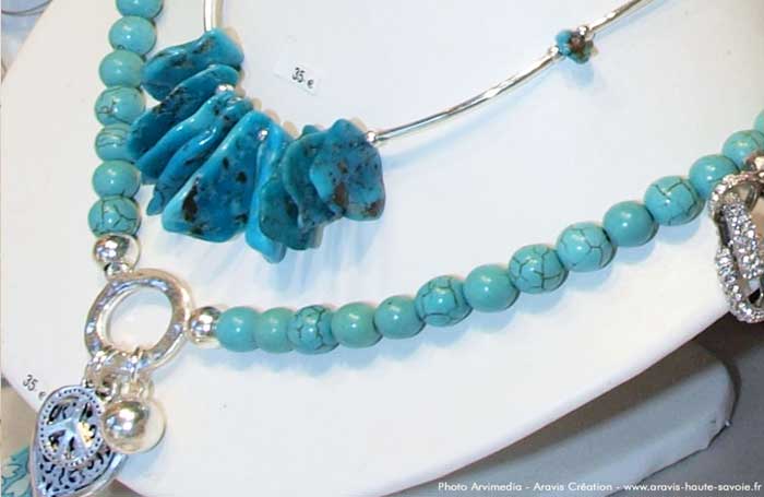 bijoux fabriqués artisanalement à la main